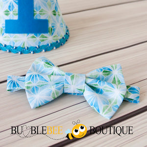 Bow tie close up from The Party Stopper boys' cake smash outfit by Bumblebee Boutique
